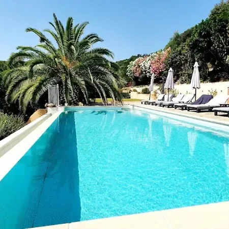 Avec Vue Sur La A Sari-solenzara, Piscine Privee Villa
